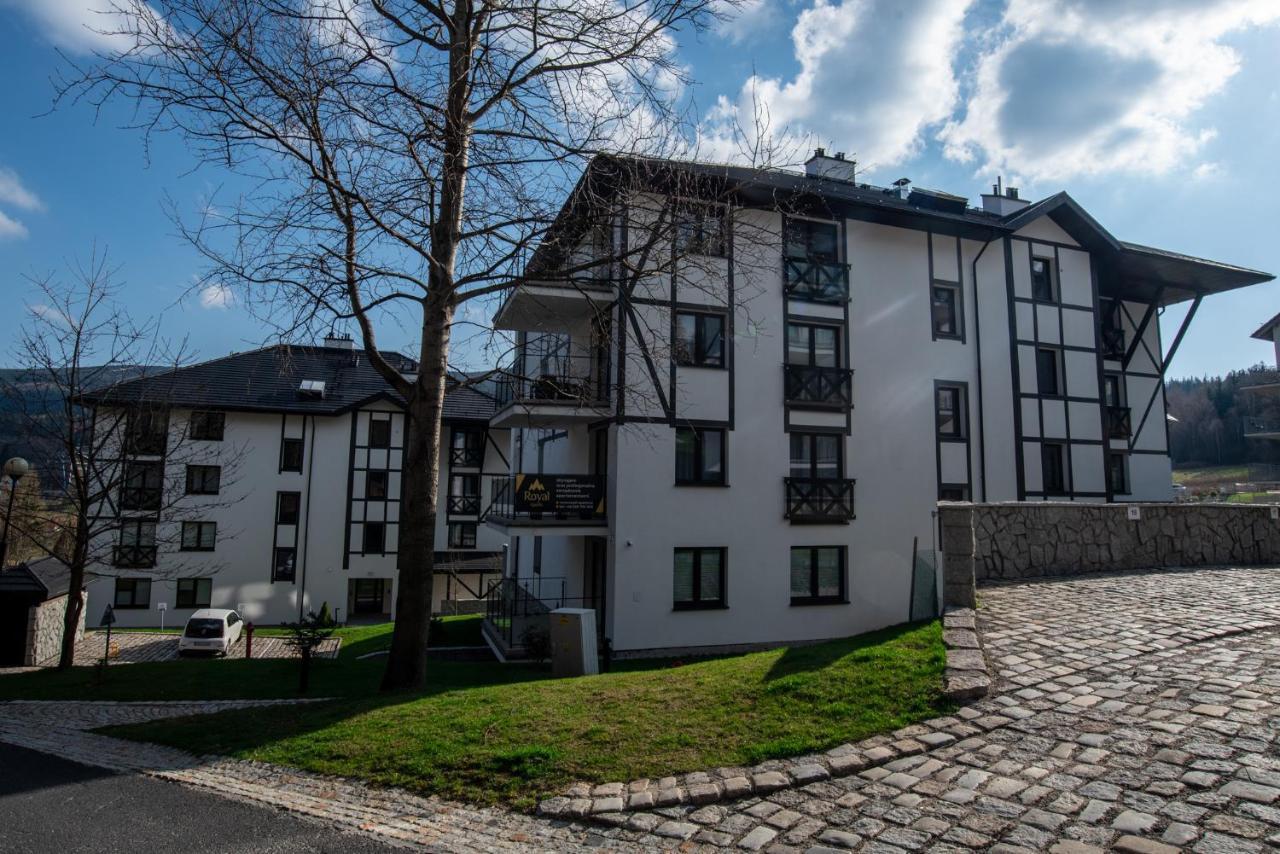 Apartamenty Amira W Kompleksie Apartamenty Piano Свєрадув-Здруй Екстер'єр фото